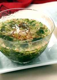 韓国風　きゅうりとわかめの冷たいスープ