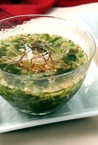 韓国風　きゅうりとわかめの冷たいスープ