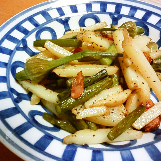にんにくの芽 つぼみと新じゃがの炒め物 レシピ 作り方 By ちっちゃなむーたん クックパッド 簡単おいしいみんなのレシピが356万品