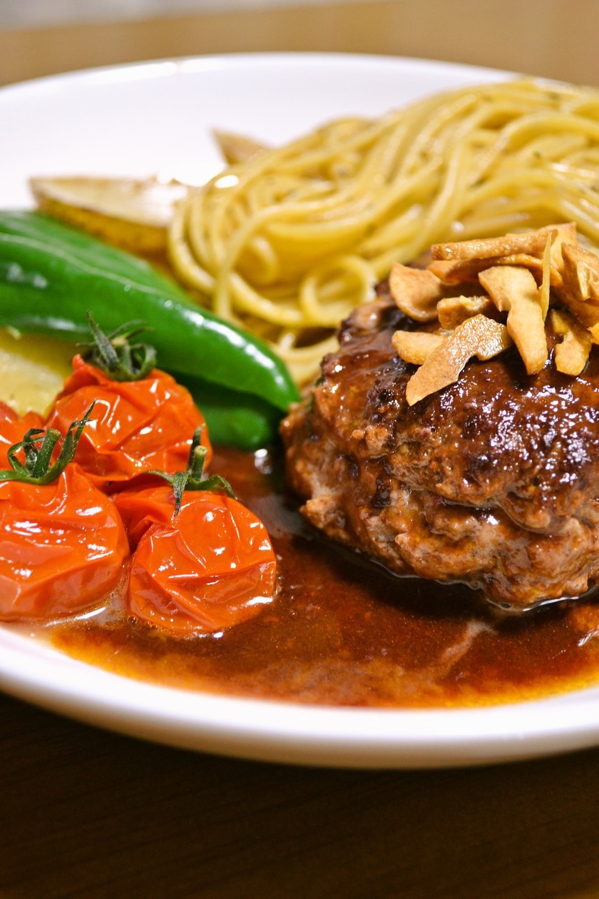 肉汁たっぷり。洋食屋さんのハンバーグ。 by ヒロニアス 【クックパッド】 簡単おいしいみんなのレシピが348万品