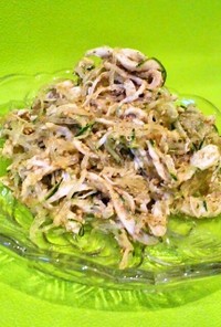 プチプチ海藻麺とゴマいっぱいサラダ