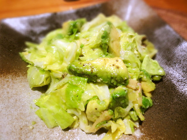 キャベツ・生姜・アボカドの塩麹炒めの画像