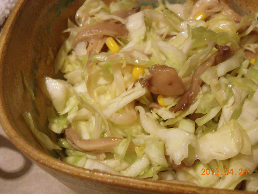 アンチョビ風味☆キャベツときのこのサラダの画像