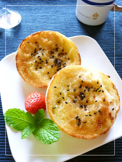 羅漢果（ラカントＳ）×ごま塩のトーストの写真