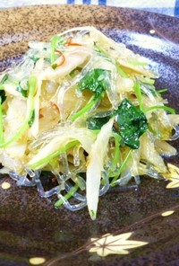 海藻麺と新ごぼうのペペロンチーノっ♪