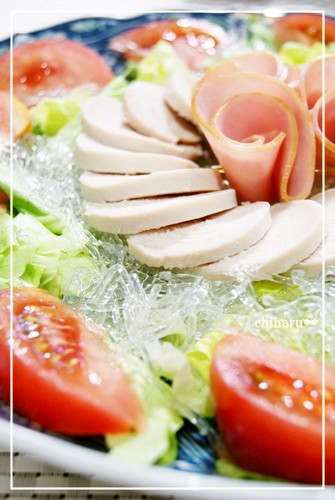 プチプチ簡単☆自家製鶏ハム海藻麺サラダの画像
