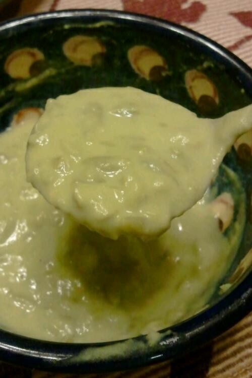 グリーンピースの食べるスープの画像