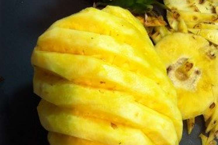 ハワイアン直伝 パイナップルの剥き方 レシピ 作り方 By Pantukaese クックパッド 簡単おいしいみんなのレシピが367万品