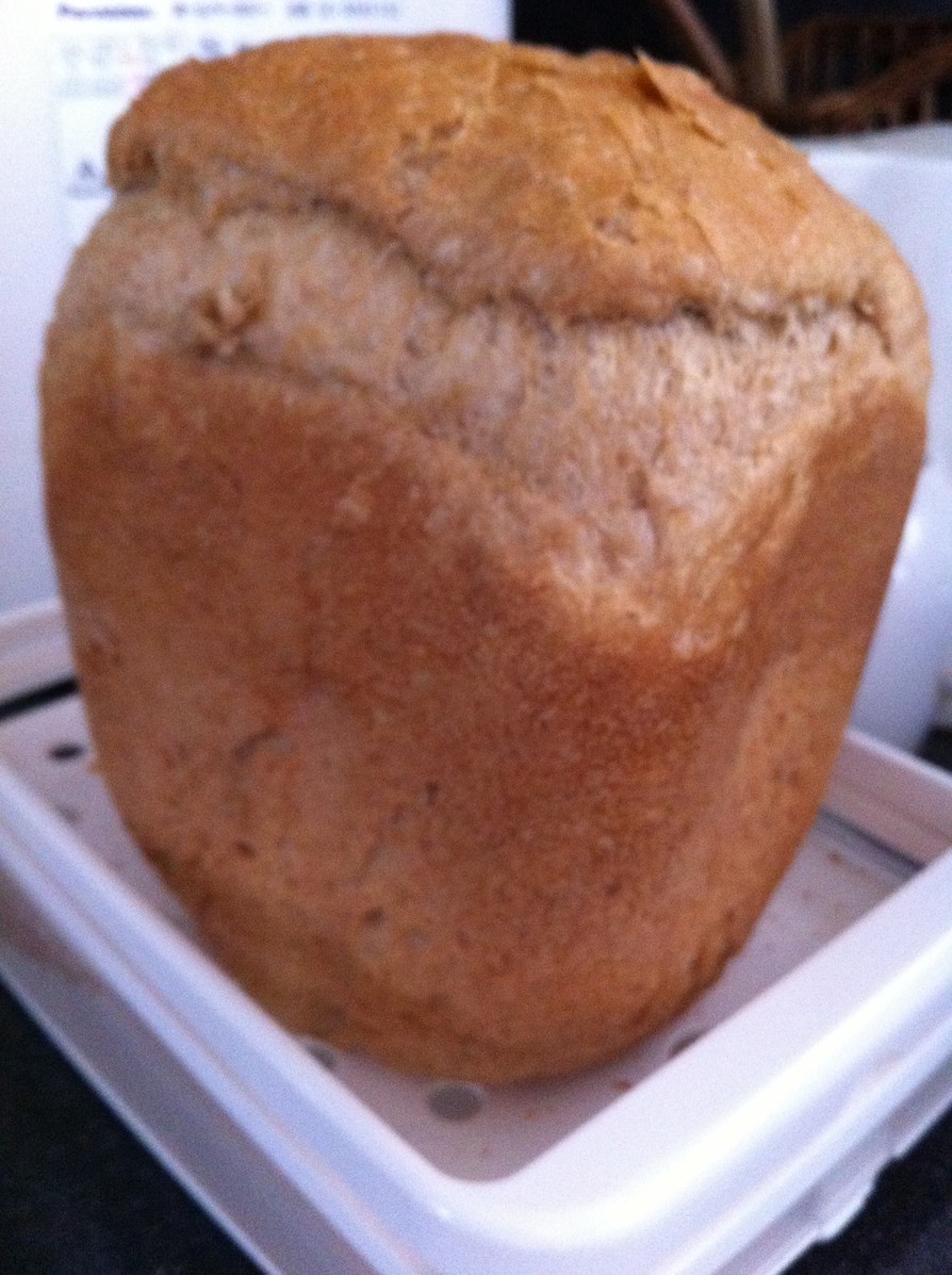 HB＋全粒粉＋黒糖＋ホシノ天然酵母のパンの画像