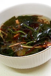 食感楽しむ海藻スープ