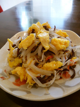 お給料日前に♥もやしの彩りおかず60円