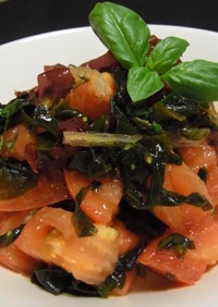 簡単トマトとバジルの海藻サラダ