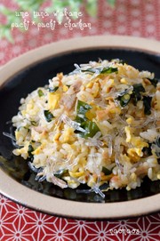 梅ツナわかめの*プチプチ炒飯*の写真