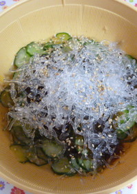 子供喜ぶ胡瓜とわかめのプチプチ海藻サラダ