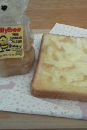 朝食に☆ハニーチーズトースト