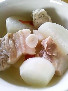 あっさりもいい!豚バラと大根の塩煮☆