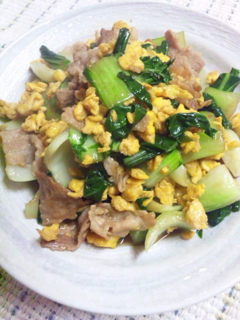 豚バラ肉とチンゲン菜と卵の焼肉のタレ炒めの画像