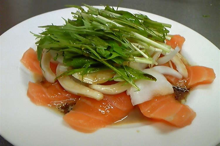 男の料理 サーモンと新玉ねぎカルパッチョ レシピ 作り方 By Tamo23 クックパッド