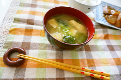 小松菜＆豆腐の味噌汁の写真