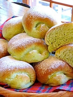 春の香りふんわかよもぎパン