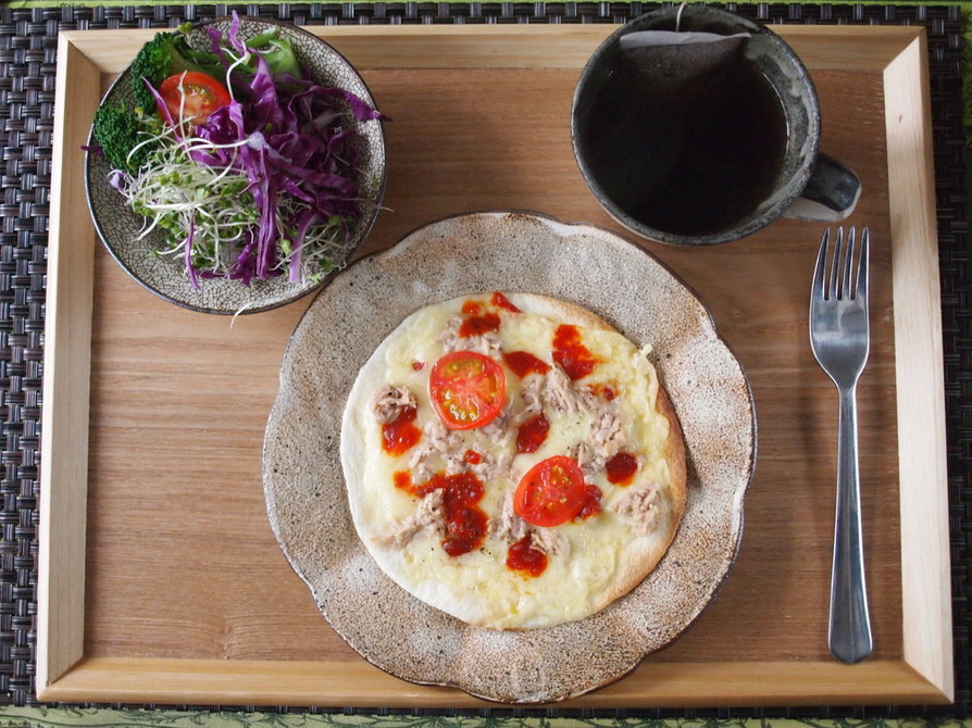 朝食は、トルティーヤピザの画像