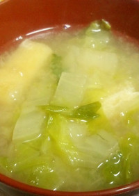 白菜と薄揚げの味噌汁