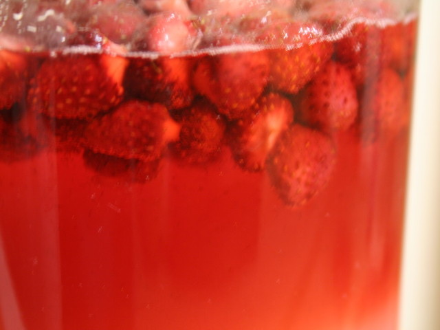 生いちごシロップ レシピ 作り方 By ブラックウルフ クックパッド 簡単おいしいみんなのレシピが358万品