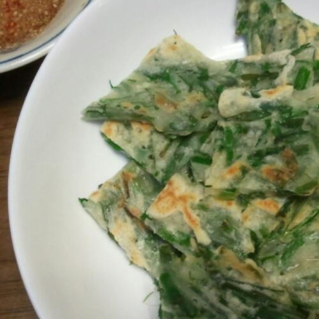 サクッ もちッ ニラチヂミ レシピ 作り方 By フォーママ クックパッド 簡単おいしいみんなのレシピが359万品