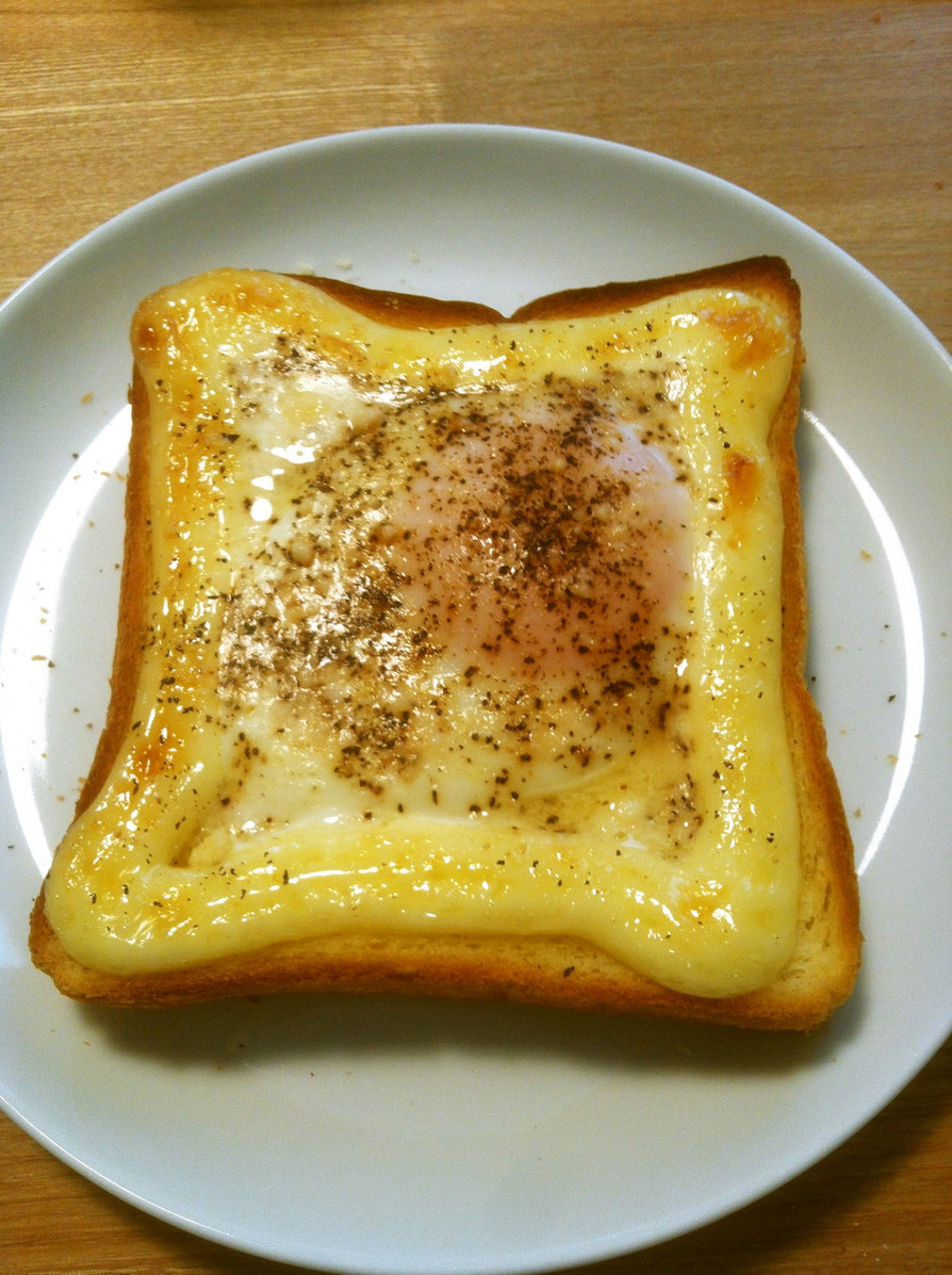 パズーの焼きたてエッグトーストの画像