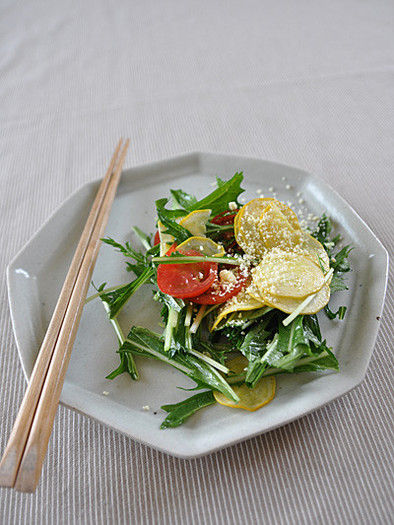 ズッキーニと水菜のサラダの写真