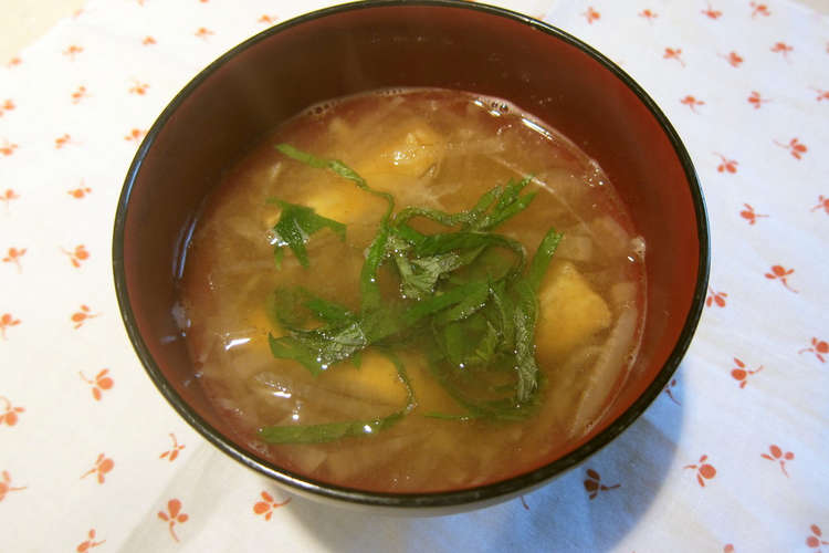 大葉がふわっと香る 大根と油揚げの味噌汁 レシピ 作り方 By M N クックパッド 簡単おいしいみんなのレシピが366万品