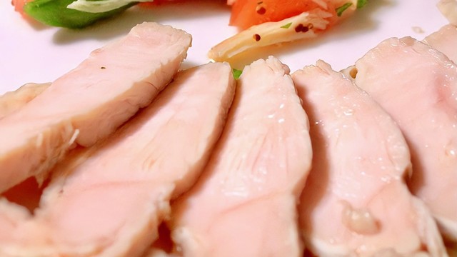 放っておくだけ 手作りの鶏ハム 豚ハム レシピ 作り方 By くみんちゅキッチン クックパッド