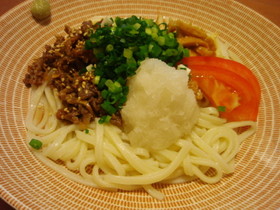 冷やしスタミナうどん。