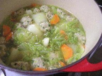 白菜と豚ミンチの中華スープの写真