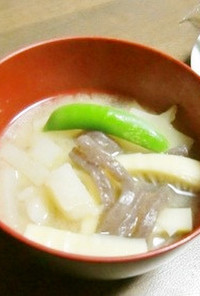 真竹とジャガイモとこんにゃくのお味噌汁