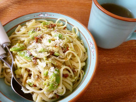 アボカドささみパスタ