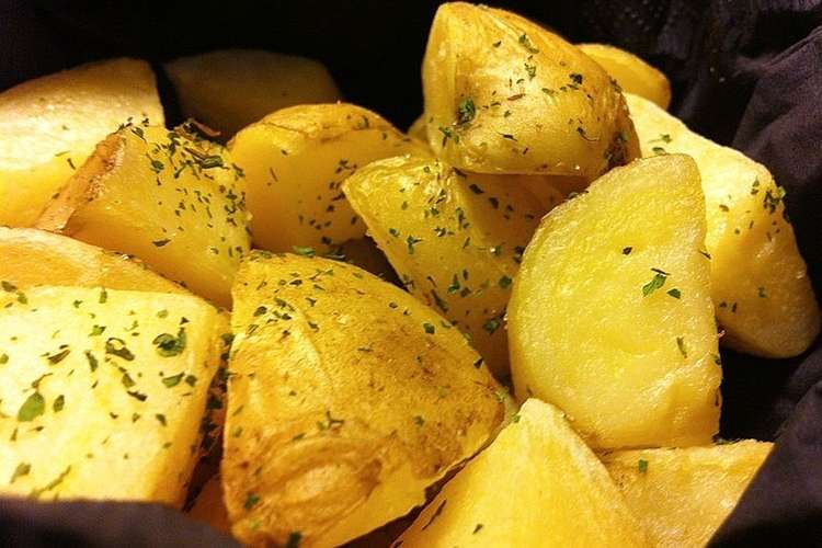 旬の味 ホクホク新じゃがいもの素揚げ レシピ 作り方 By あいらもると クックパッド 簡単おいしいみんなのレシピが354万品