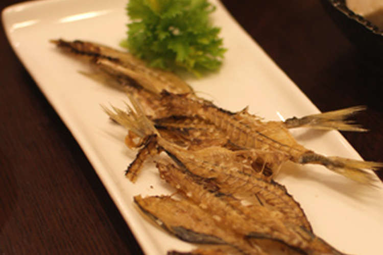 美味しくお魚 カリッカリ の骨せんべい レシピ 作り方 By マーサ クックパッド 簡単おいしいみんなのレシピが356万品