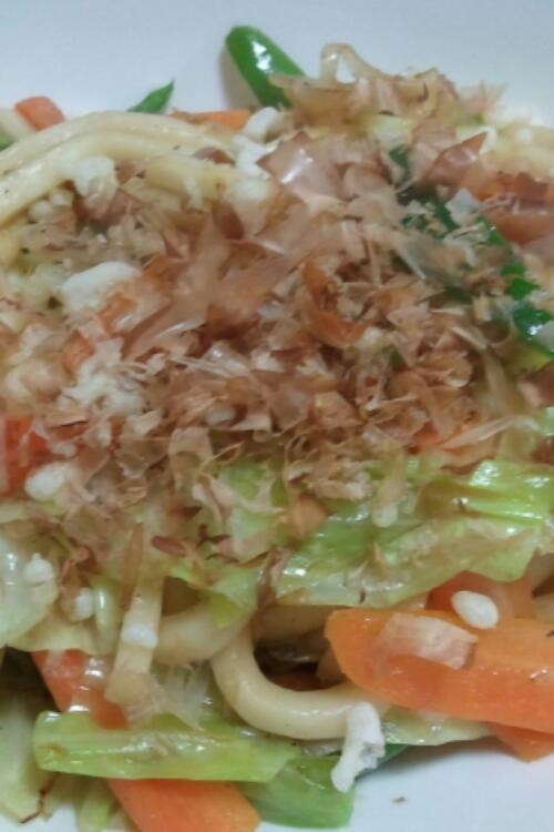 あっさりめんつゆ味付けの焼きうどん☆の画像