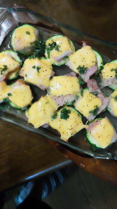 ズッキーニのベーコンチーズ焼き