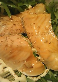 塩鮭と空芯菜のマヨコチュジャン和え