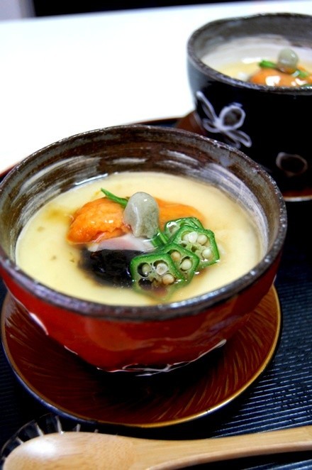 ウニと鯛の茶碗蒸しの画像