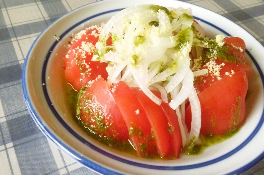 玉ねぎとトマトのバジルソースサラダの画像