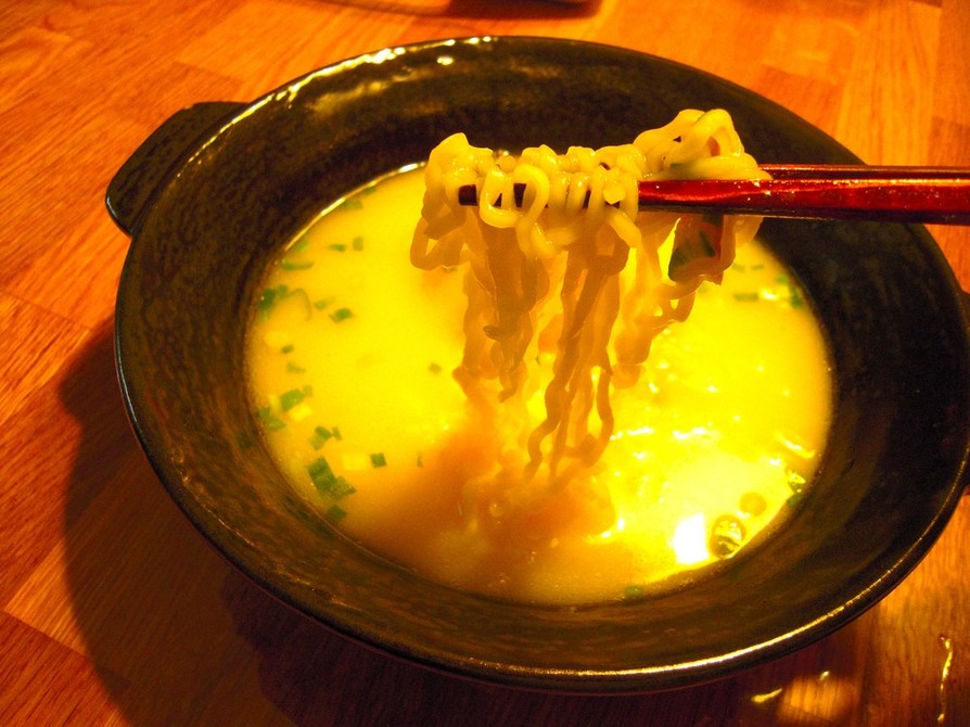 カップラーメンを生麺風に食べるの画像