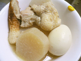 鶏皮スープのおでん