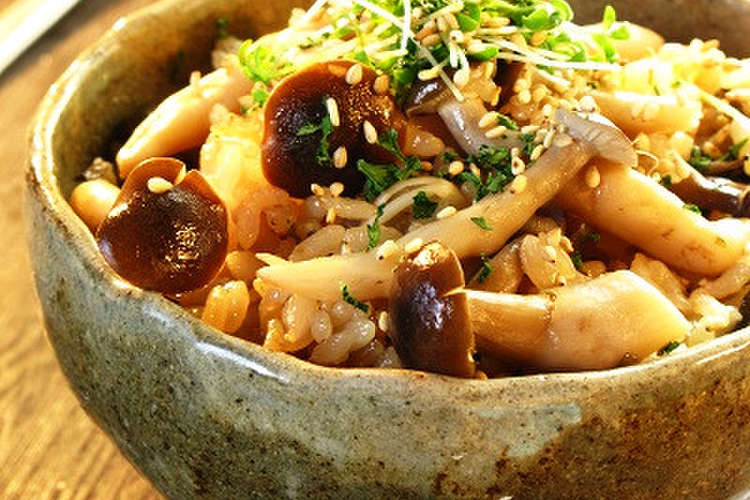 しめじと塩昆布の炊き込みご飯 レシピ 作り方 By ポルチーニきのこ クックパッド 簡単おいしいみんなのレシピが360万品