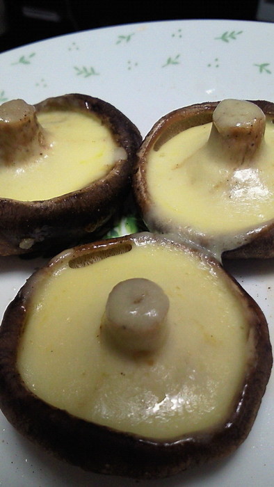 レンジで簡単☆椎茸のチーズのせの写真