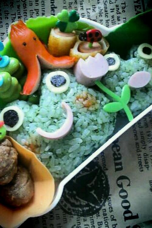 幼稚園のお弁当 ☆カエルさんのおにぎり☆の画像