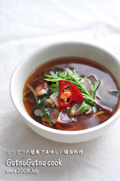 韓国料理ーイカの辛スープ「オジンオグッ」の写真