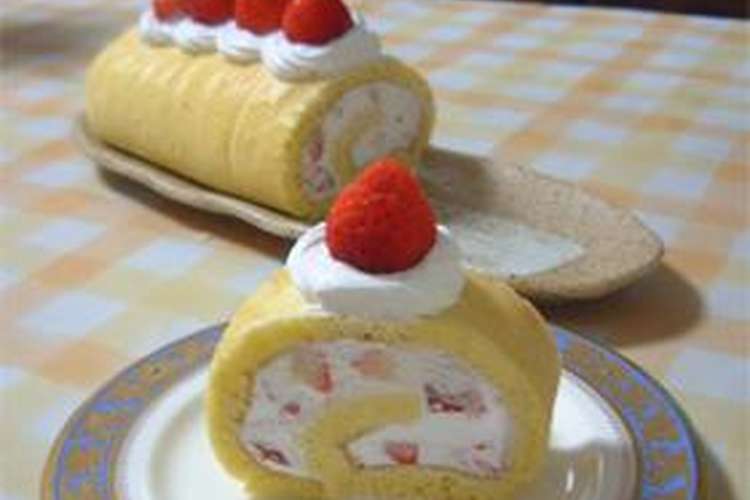 ホットケーキミックスで ふわふわシフォンなイチゴのロールケーキ レシピ 作り方 By Susy クックパッド
